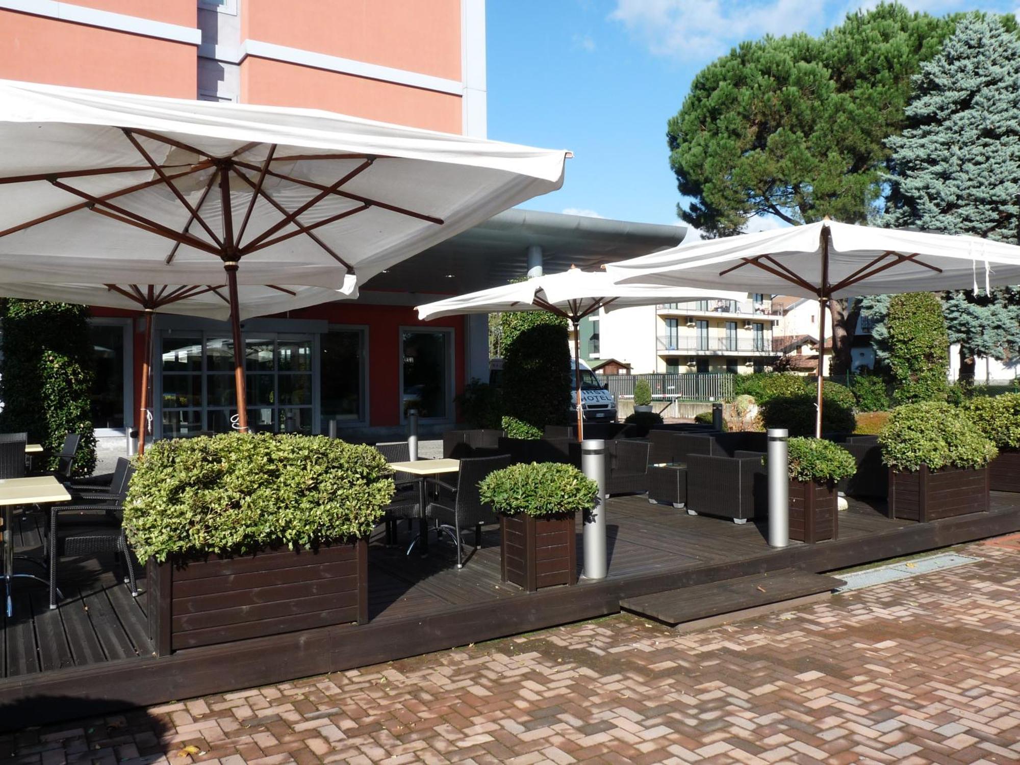 First Hotel Malpensa Case Nuove  Exterior foto